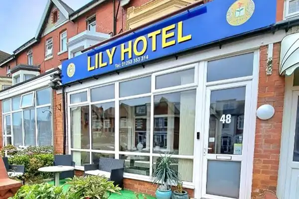 Oyo Lily Hotel